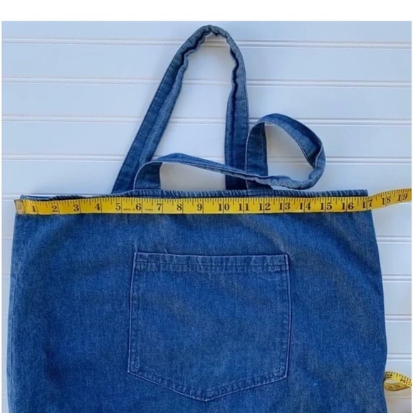 Vintage Blue and White Shoulder Bag with Floral Design - Picture 3 of 5